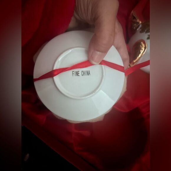 Vintage Used Fine China Tea Set 5 cups 5 plates and tea pot with lid beautiful - Picture 10 of 11